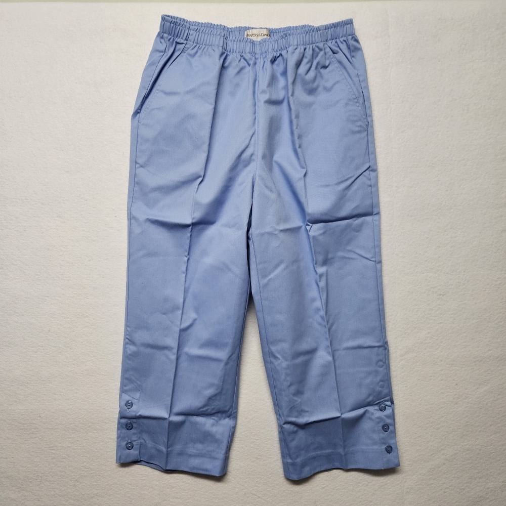 Draper's & Damon's Classic Comfort Pull-on Capris Vista Blue Sz Medium
